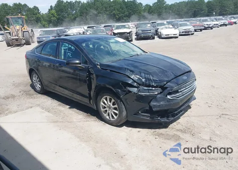 2017 Ford Fusion S z USA, uszkodzony, nr VIN 3FA6P0G78HR211988
